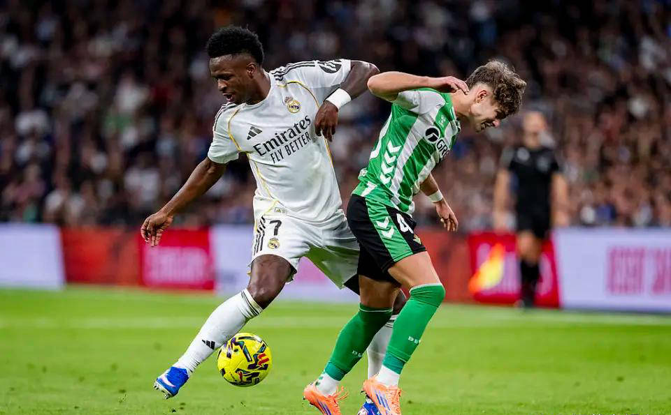 谣言终结！切尔西与维尼修斯转会传闻被彻底否认